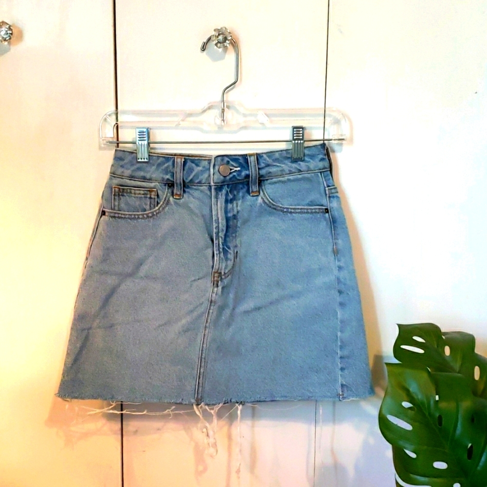 PacSun denim mini skirt, size 24.